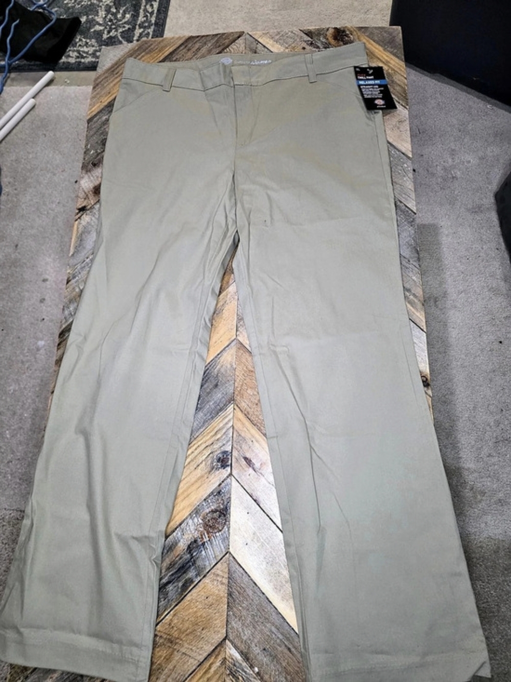 Dickies Women's Flex Twill Pant Relaxed Fit Straight Leg Straight Leg Green Size